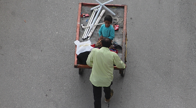 Eskici baba ve oğlu yürek sızlattı