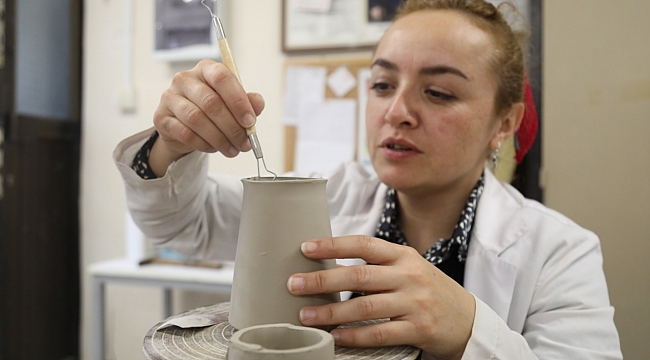 İnsanlığın izlerini cama işlediler