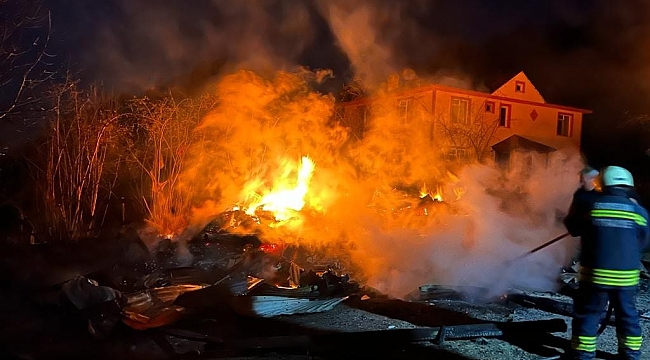 YANGIN ORMANA SIÇRAMADAN SÖNDÜRÜLDÜ