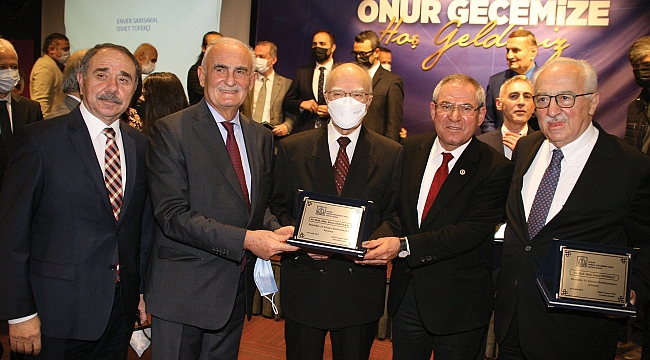 YILMAZ'A 45. YIL PLAKETİ 