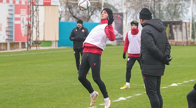 Yunus Emre geri döndü