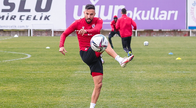 Kaptanın gözü formada