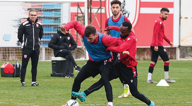 Kayamba’nın gözü formada