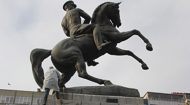 ONUR ANITI’NI YIKMAYA ÇALIŞTILAR