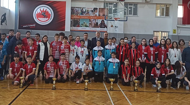 Badmintonda Bafra farkı