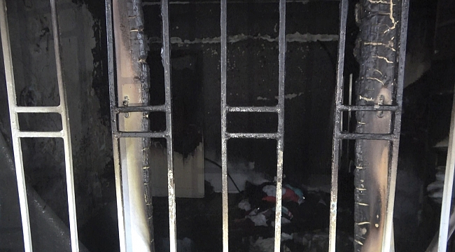 Elektrikli battaniye evi yaktı