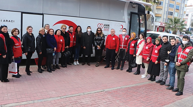 Kızılay'a kan borcumuz var