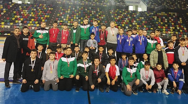 Minderde madalya mücadelesi