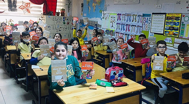 Öğrencilere 17 bin kitap dağıtıldı