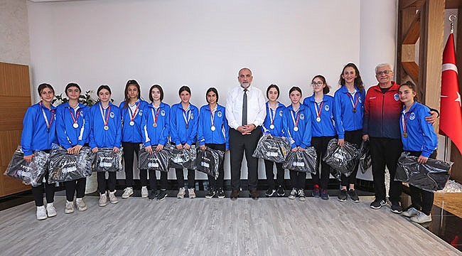 Canikli kızlar Galatasaray’ı devirdi