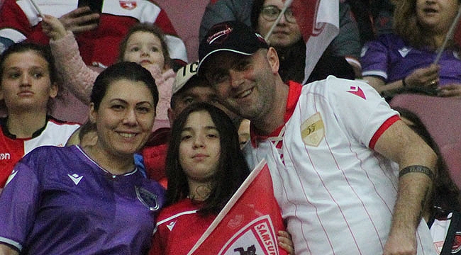 Çoluk çocuk maça geldiler