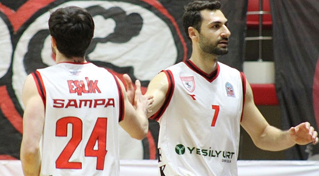 Dev adamlar deplasmanda kazandı 70-76