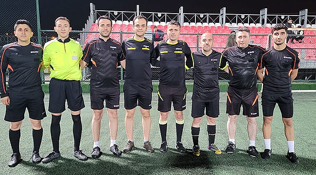 Hakemler sahaya indi