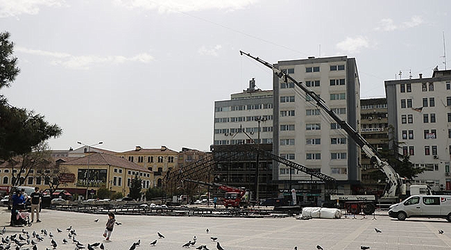 İki yıl sonra söküldü