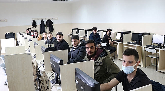 Mezun olmadan iş teklifleri alıyorlar