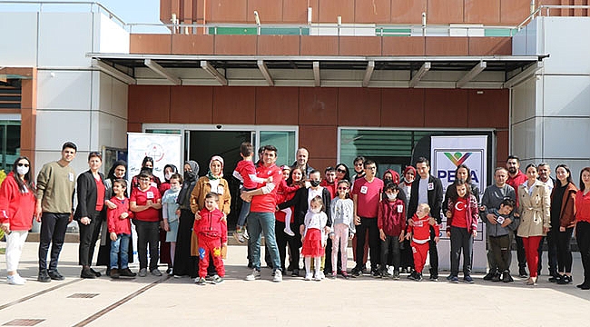 Otizmli çocuklar tenisle tanıştı