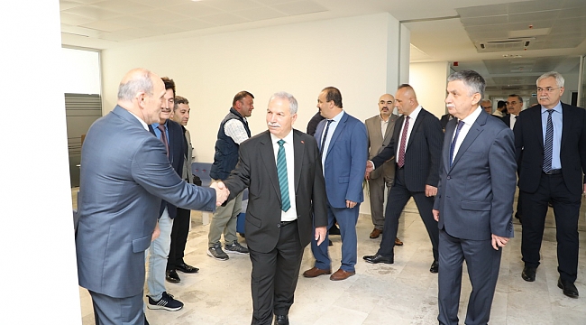 Personelin bayramını kutladı