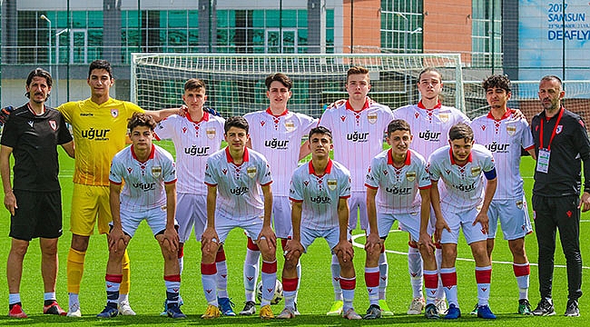 U16 rahat kazandı 3-0