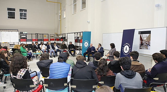 Üniversite öğrencileriyle buluştu