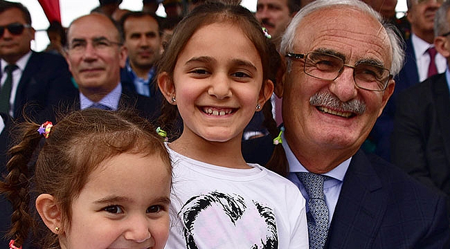 Yılmaz’dan 23 Nisan mesajı