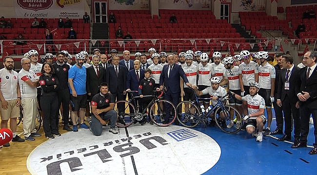 700 kilometre pedal çevirdiler