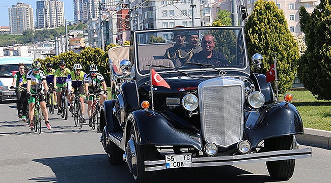 Bisikletçilere davullu zurnalı karşılama