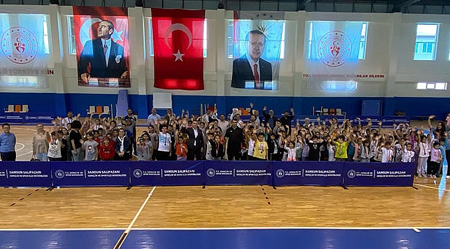 Çocuklar mutlulukla yarıştılar