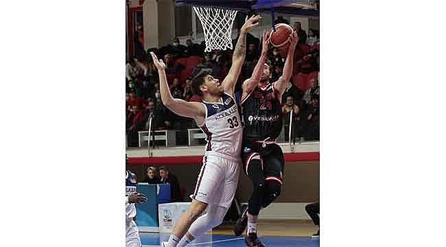 Dev adamlar play-offa kaldı