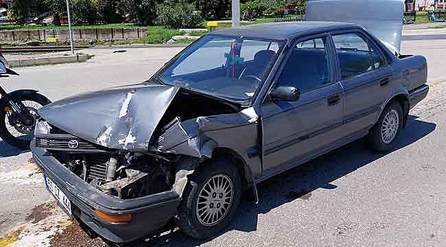 Hemzemin geçitte trafik kazası