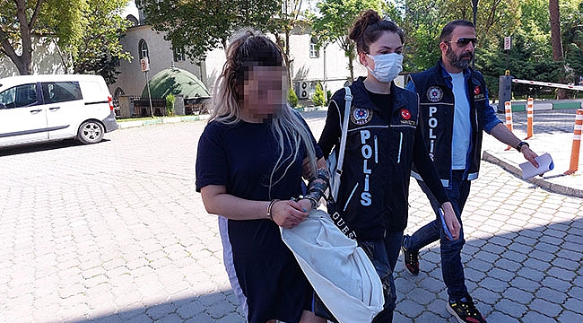 Narkotik köpeği uyuşturucuyu buldu