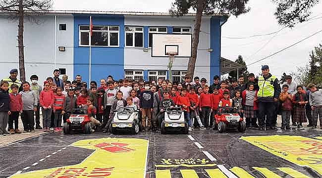 Öğrencilere jandarmadan eğitim