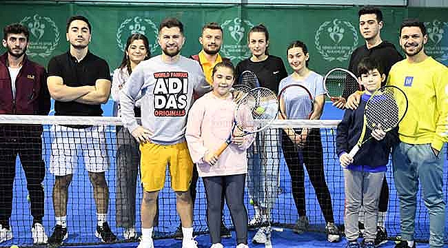 Play Tenis’te yoğun tempo