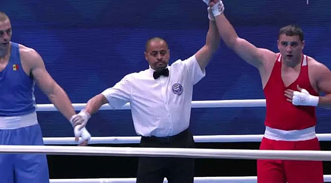 Samsunlu boksör çeyrek finalde