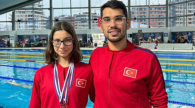 Azra gümüşle döndü