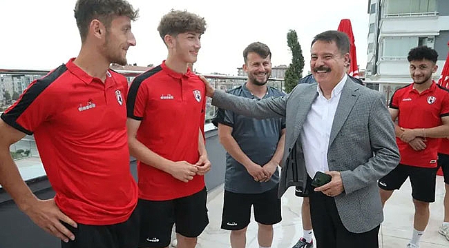 Deveci’den gençlere moral