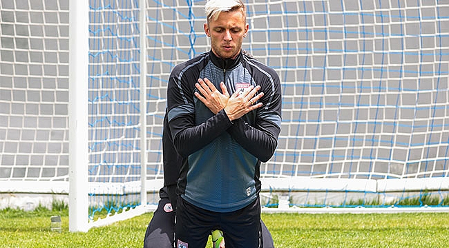 Dikkatler Novikovas’ta