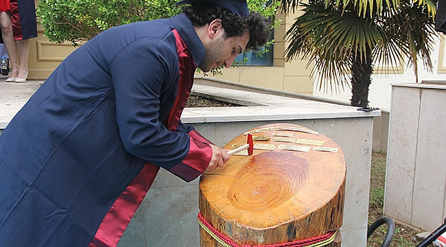 Hukuk Fakültesi’nde mezuniyet coşkusu