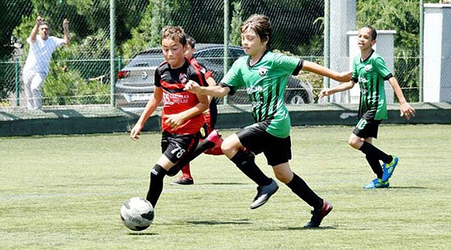 Küçük devler sahaya iniyor