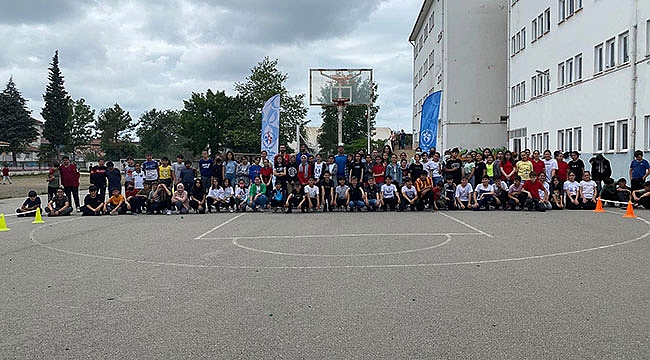 Okul bahçesinde spor