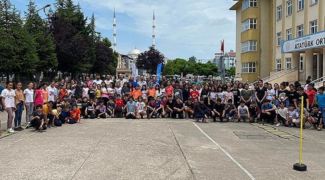 Okul bahçesinde spor