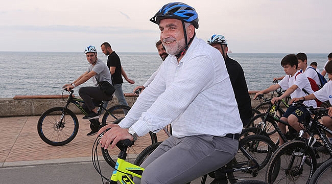 Sandıkçı gençlerle pedal çevirdi