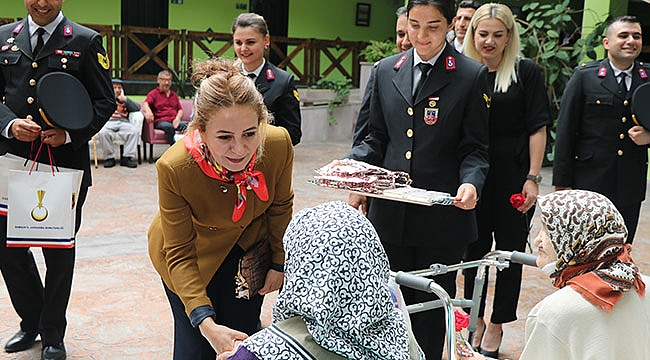 Şehitlik ve huzur evine ziyaret