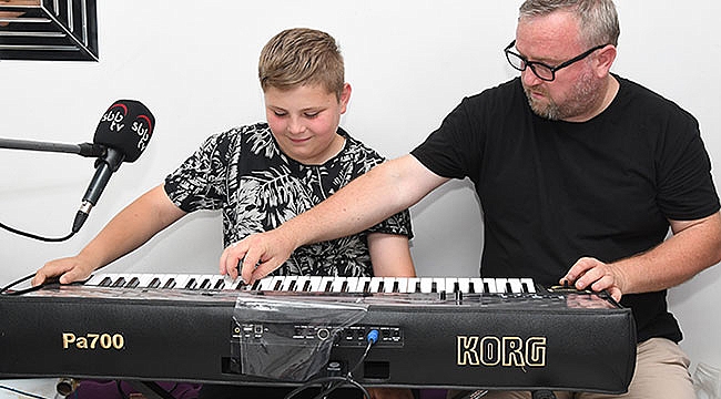 12 yaşında 2 klibi yayınlandı