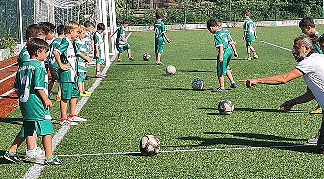 Alaçamspor Futbol Okulu’nda yoğun tempo