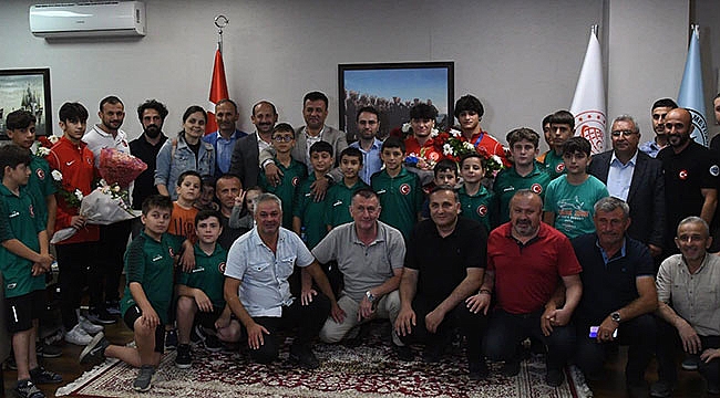 Avrupa şampiyonu memleketine döndü