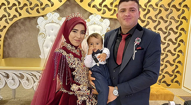 Düğünü 1,5 yıl ertelediler