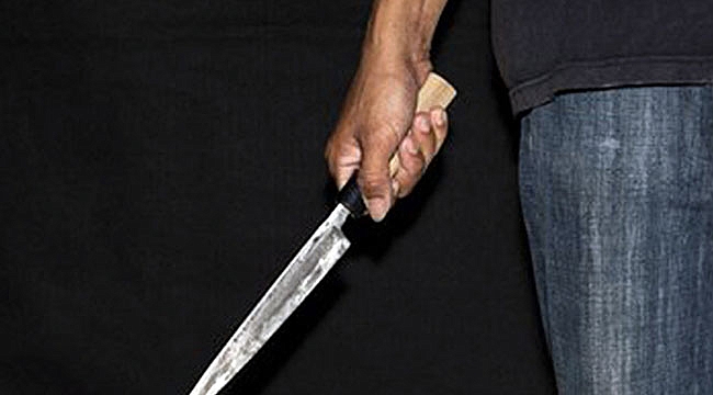 Genç kadına bıçaklı saldırı