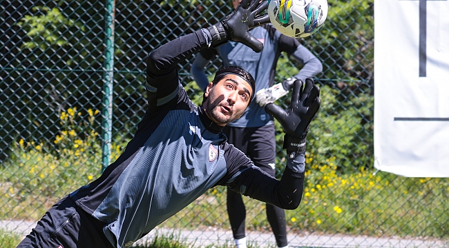 Kaleciler ayrı çalıştı