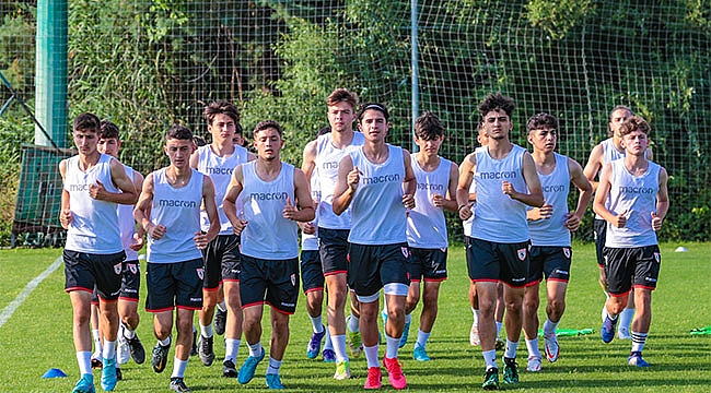 Kazak kanat denemede