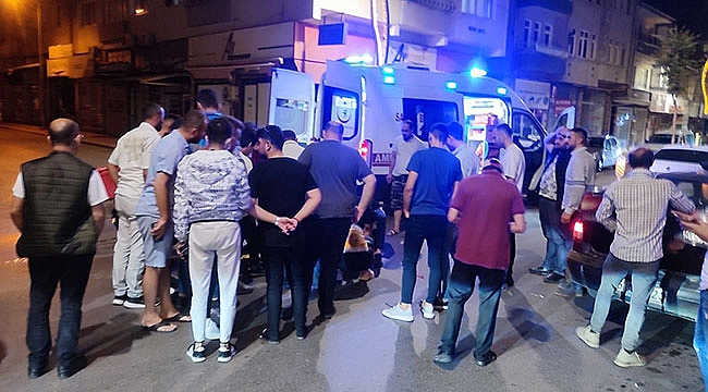 Otomobile çarpan motosikletli yaralandı  